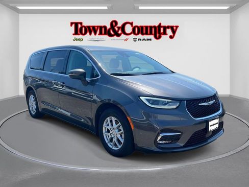 Certified 2023 Chrysler Pacifica Touring-L FWD image 1