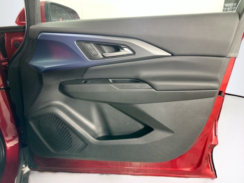 Used 2024 Chevrolet Equinox EV LT image 32