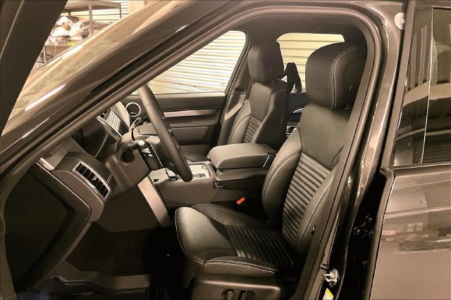 New 2026 Land Rover Discovery Limited Edition AWD/4WD image 8