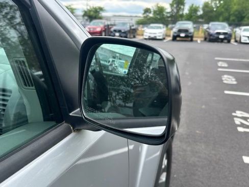 Used 2021 Nissan Frontier SV RWD image 11