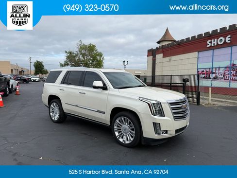 Used 2015 Cadillac Escalade Platinum AWD/4WD image 3