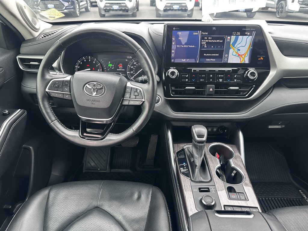 Used 2020 Toyota Highlander Platinum AWD/4WD image 16