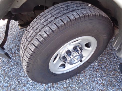 Used 2018 Chevrolet Express 2500 LT w/ LT Preferred Equipment Group image 19