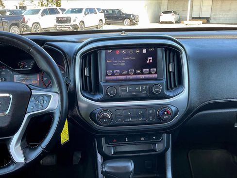 Used 2016 GMC Canyon SLE w/ SLE Convenience Package image 5