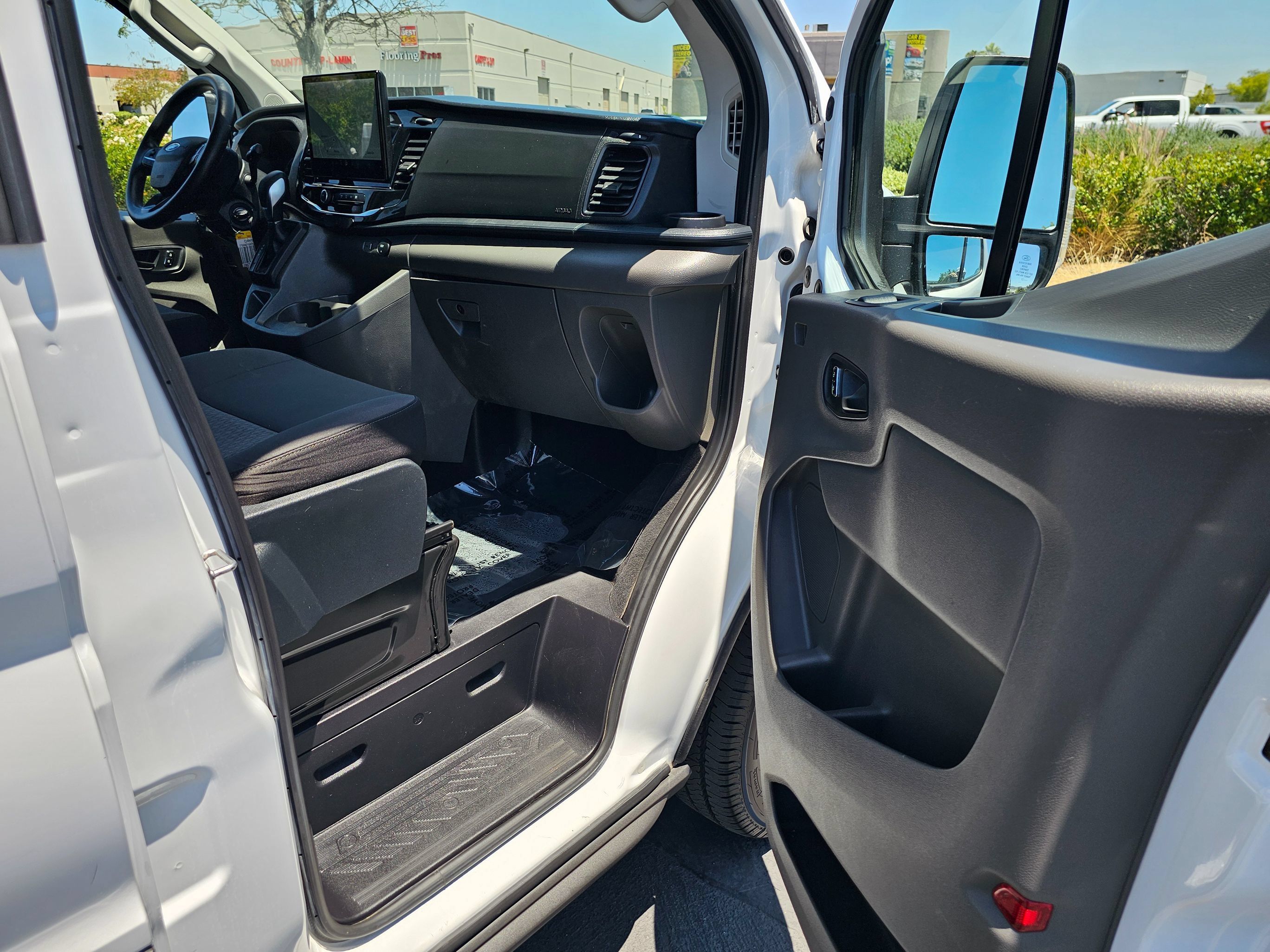 Used 2023 Ford Transit 350 XLT RWD image 28