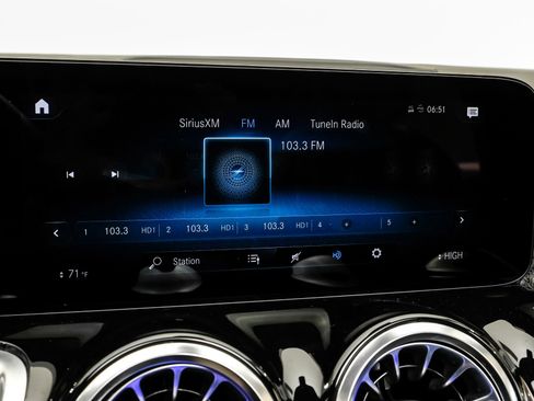 Used 2023 Mercedes-Benz GLB 250 4MATIC image 27