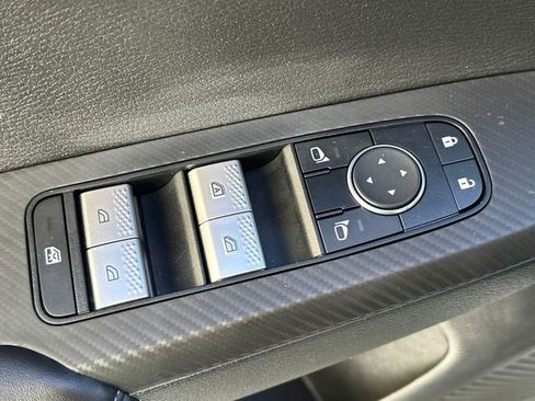 Used 2024 Mitsubishi Outlander ES image 24