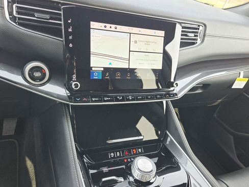 Used 2024 Jeep Wagoneer L 4WD w/ Premium Group I image 32