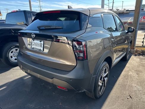 Used 2026 Nissan Kicks SV image 3
