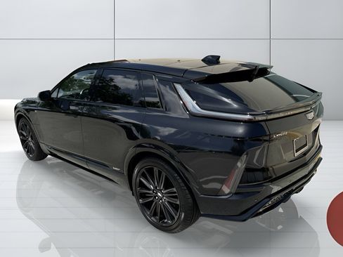 Used 2026 Cadillac Lyriq V AWD/4WD image 2