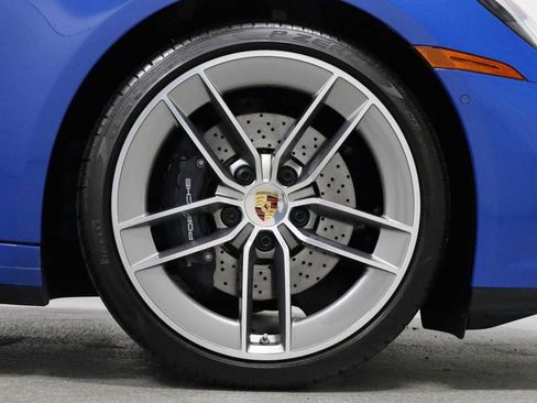 Used 2025 Porsche 911 Carrera RWD image 12