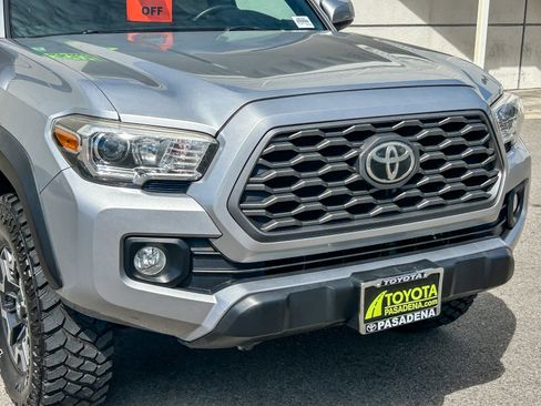 Used 2021 Toyota Tacoma TRD Off-Road w/ Technology Package AWD/4WD image 5