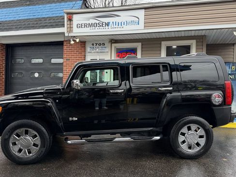 Used 2007 HUMMER H3 image 2