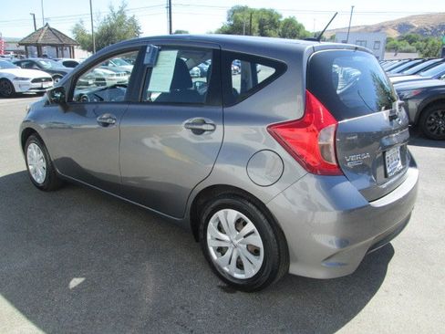 Used 2017 Nissan Versa Note SV FWD image 4