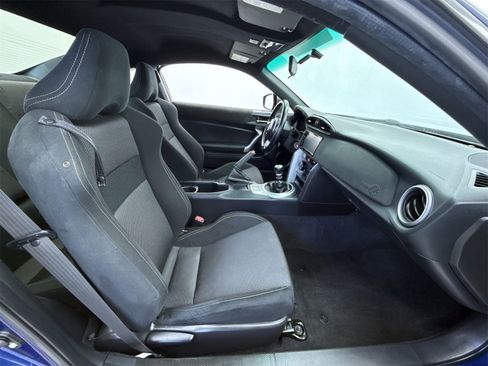 Used 2017 Toyota 86 image 15