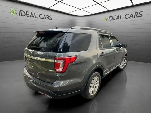 Used 2018 Ford Explorer XLT AWD/4WD image 4