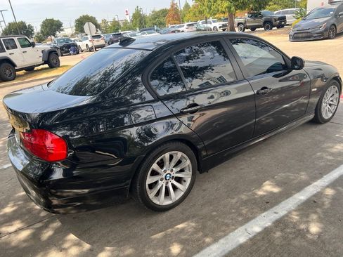 Used 2011 BMW 328i xDrive Sedan AWD/4WD image 4
