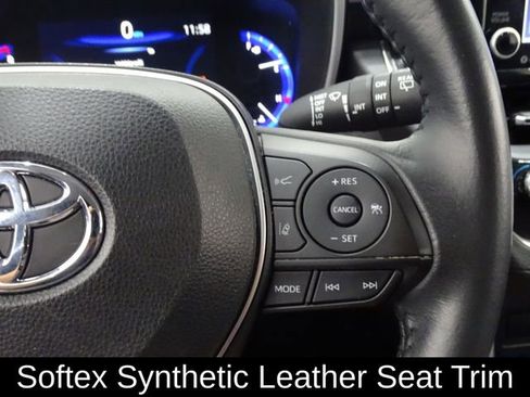 Used 2022 Toyota Corolla Cross XLE AWD/4WD image 27
