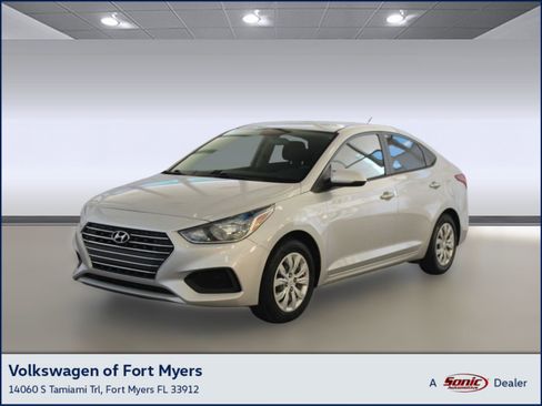 Used 2022 Hyundai Accent SE image 1