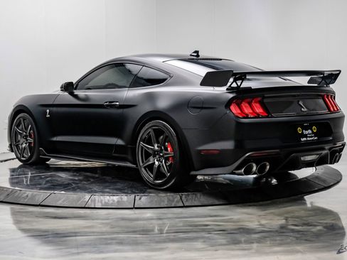 Used 2022 Ford Mustang Shelby GT500 w/ Carbon Fiber Track Pack RWD image 12