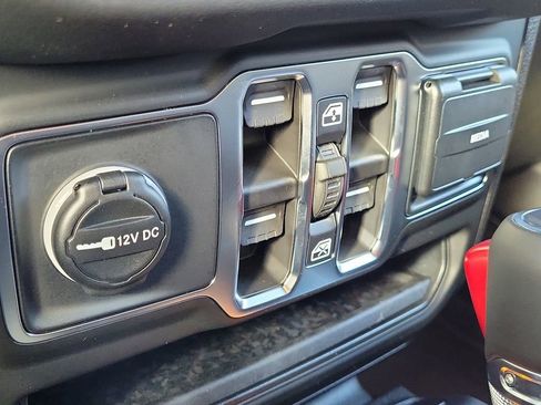 New 2026 Jeep Wrangler Unlimited Sahara AWD/4WD image 30