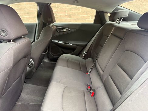 Used 2023 Chevrolet Malibu LT FWD image 16