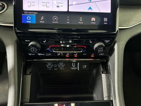 Used 2023 Jeep Grand Cherokee 4WD 4xe image 23