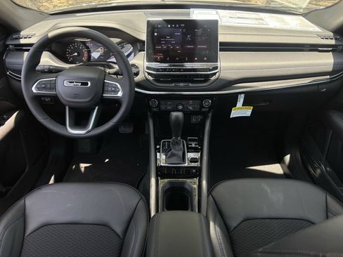New 2026 Jeep Compass Latitude AWD/4WD image 9