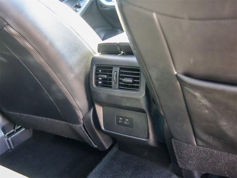 Used 2023 Nissan Rogue SL image 23