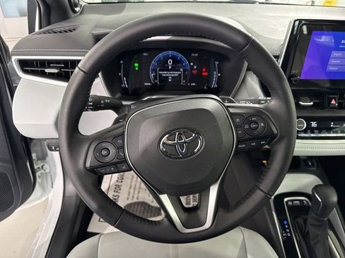 Used 2025 Toyota Corolla XSE FWD image 27