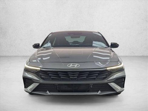 Certified 2025 Hyundai Elantra SEL FWD image 2