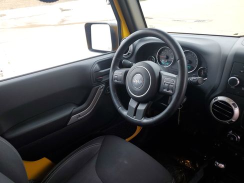 Used 2015 Jeep Wrangler Sahara image 17