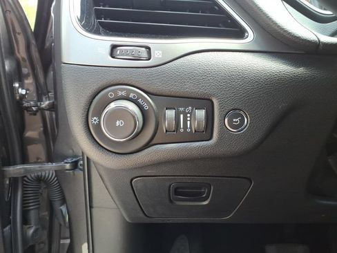 Used 2021 Jeep Cherokee Limited AWD/4WD image 15