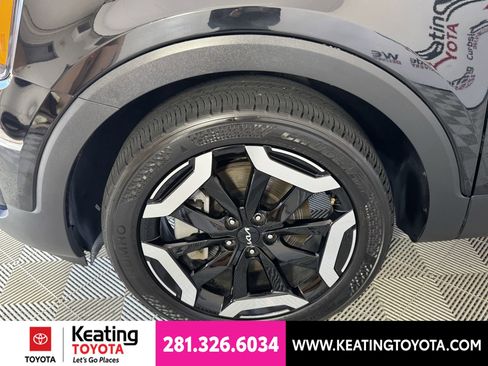Used 2025 Kia Telluride S FWD image 31
