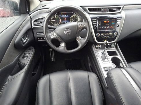 Used 2023 Nissan Murano SV image 11