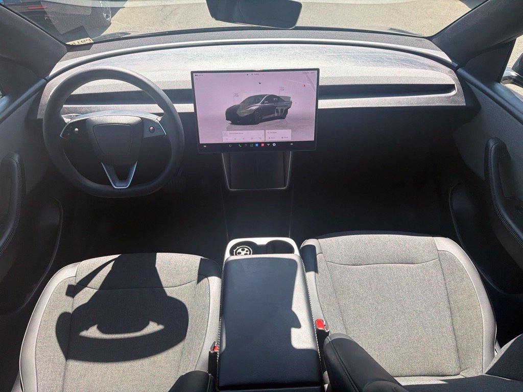 Used 2026 Tesla Model Y 2WD image 11