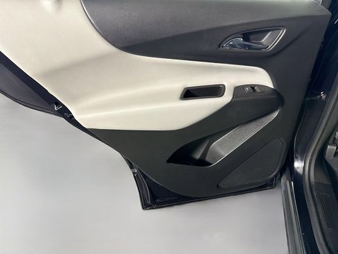 Used 2020 Chevrolet Equinox LS image 26