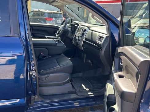 Used 2019 Nissan Titan SV image 22