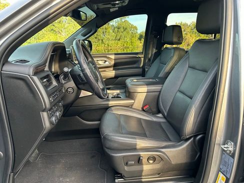 Used 2022 Chevrolet Suburban Z71 w/ Z71 Off-Road Package image 15