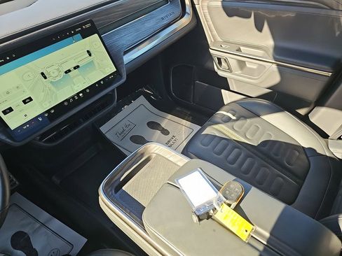Used 2022 Rivian R1T Launch Edition image 30