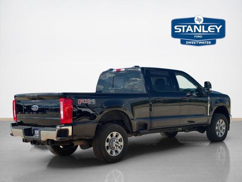 Used 2024 Ford F250 XLT w/ FX4 Off-Road Package AWD/4WD image 8