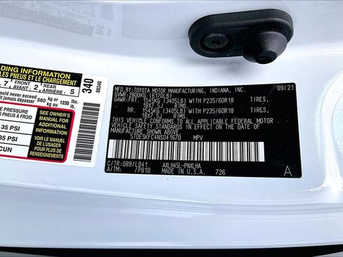 Used 2022 Toyota Sienna Platinum image 37