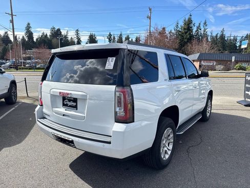 Used 2017 GMC Yukon SLT image 3