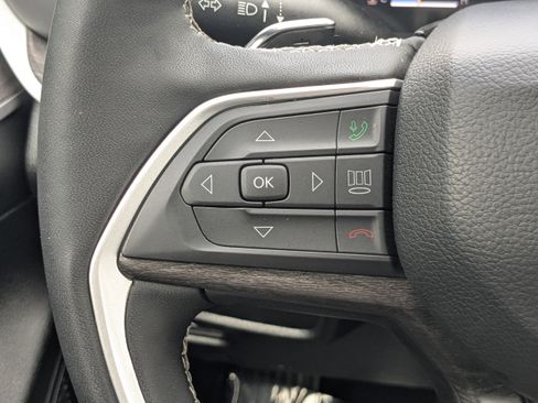 Used 2024 Jeep Grand Cherokee L Limited w/ Black Appearance Package image 24