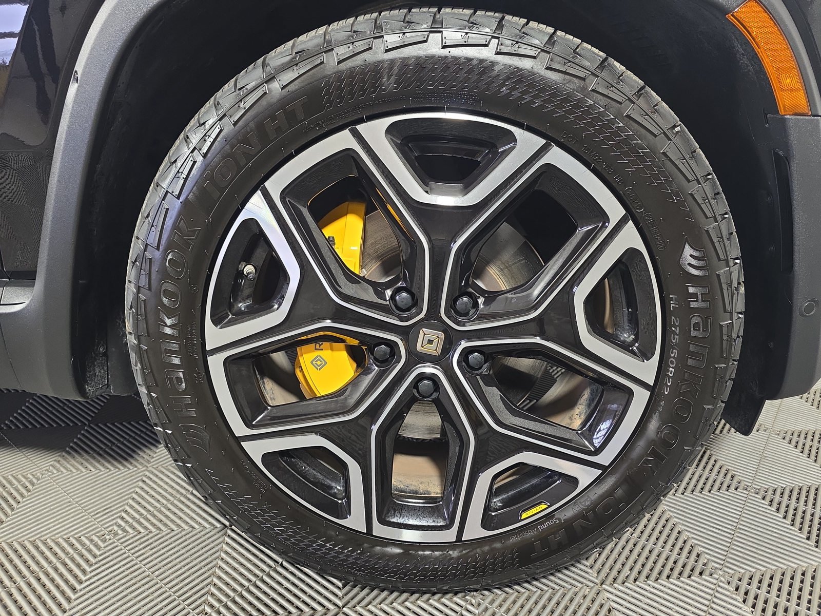 Used 2022 Rivian R1S Launch Edition Quad AWD/4WD image 11