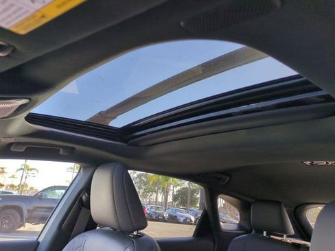 Used 2025 Lexus RX 350h w/ Convenience Package image 27