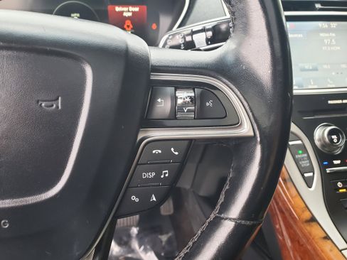 Used 2019 Lincoln Nautilus Reserve image 18