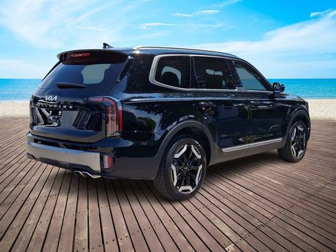 Used 2025 Kia Telluride EX w/ EX Captain's Chair Package FWD image 6