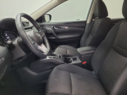 Used 2017 Nissan Rogue SV image 17