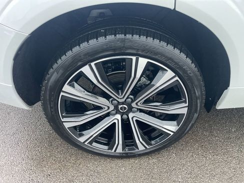 Certified 2023 Volvo XC60 B5 Ultimate image 14